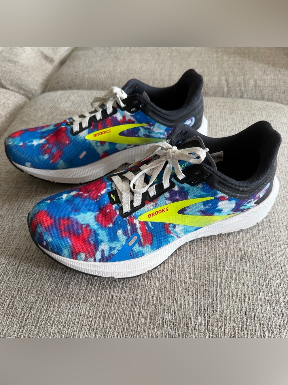 Brooks Tie Dye Launch 9 - Women’s 10